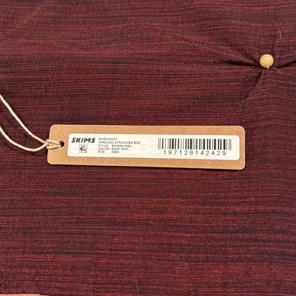 New Skims Body Wireless Strapless Bra 38DD - Picture 6 of 6